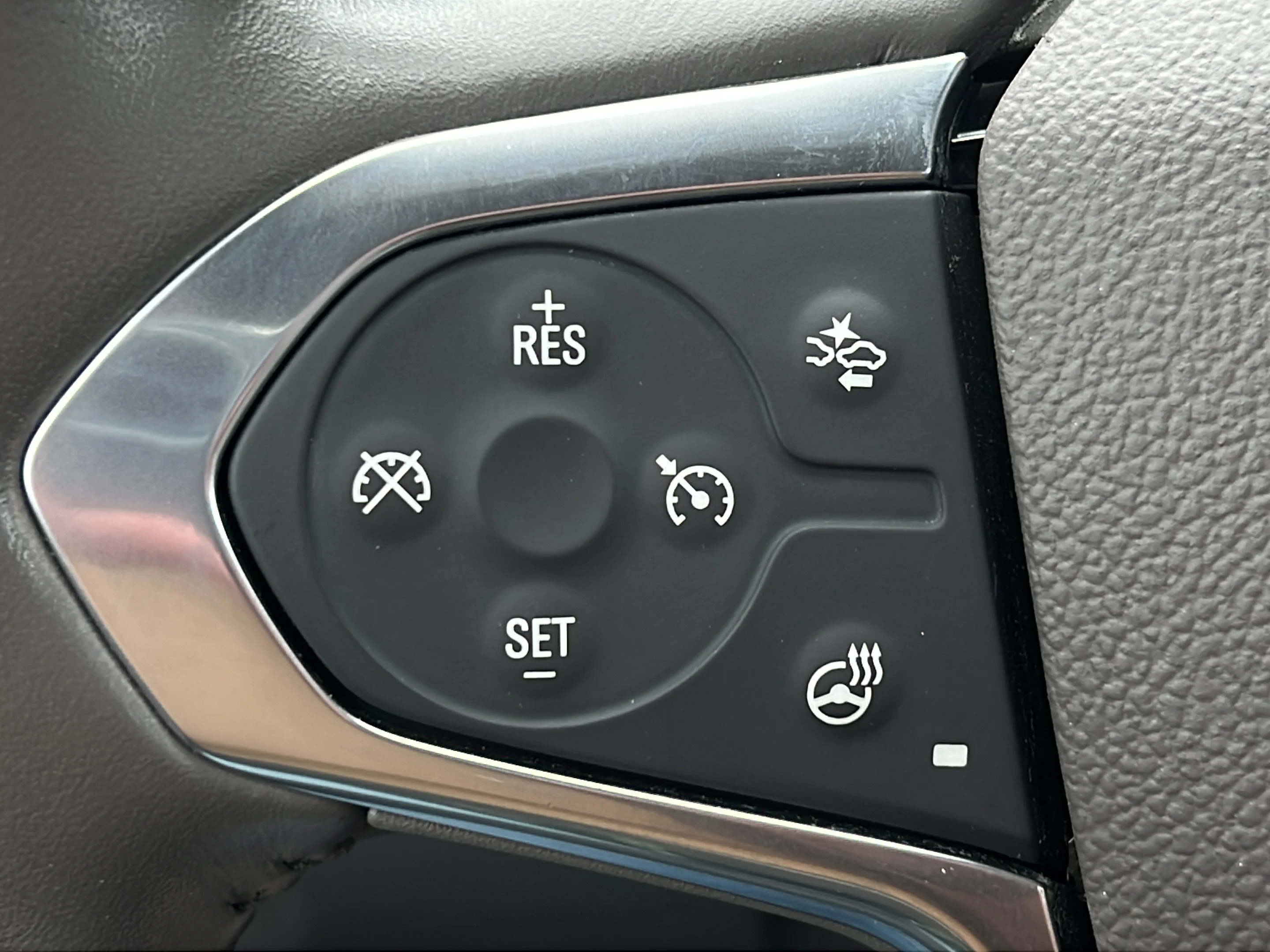 Used 2020 Summit White Chevrolet LT Leather image 17