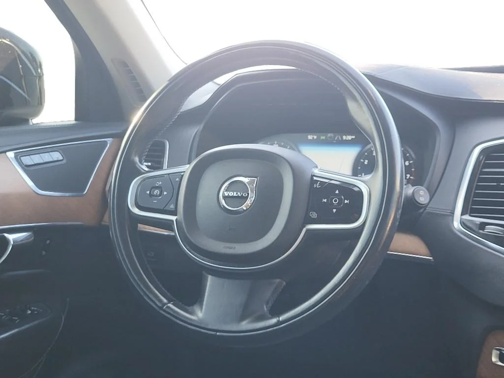 Used 2016 Onyx Black Metallic Volvo T6 Inscription image 11