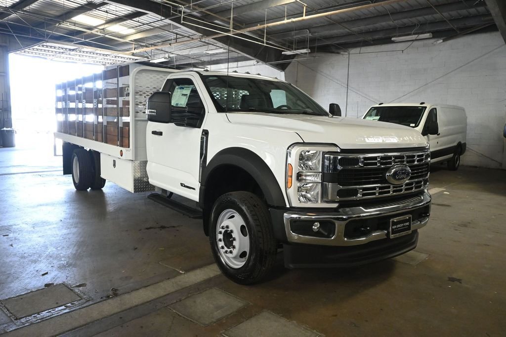 2025 Ford F-550 Super Duty Chassis Cab
