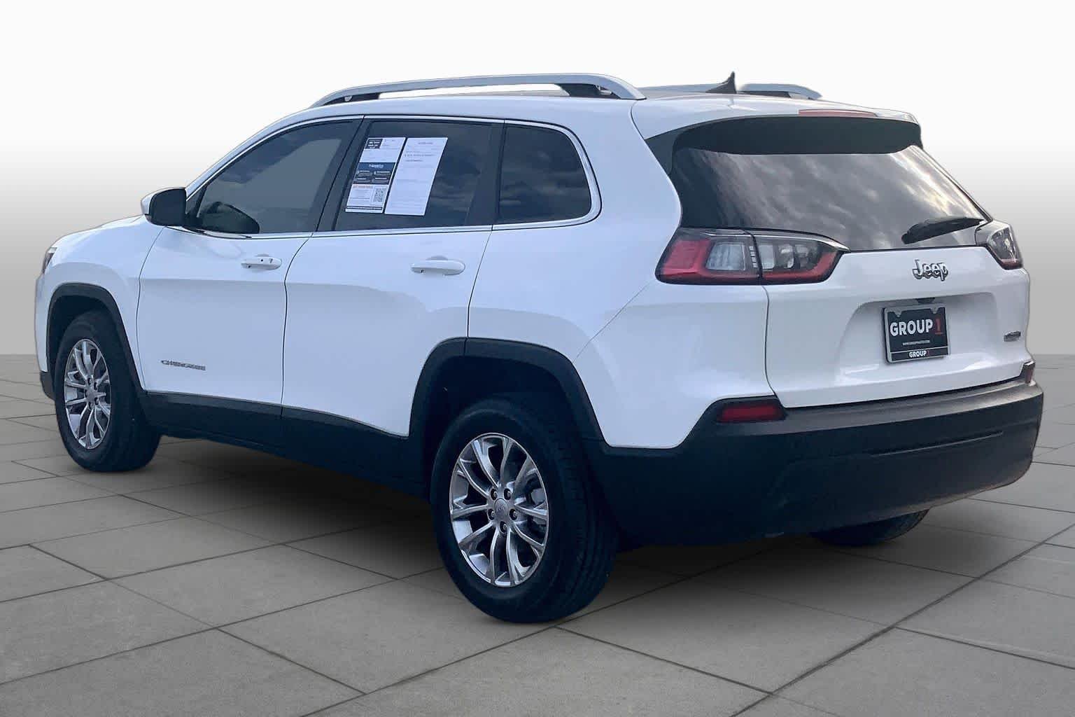 Used 2021 Bright White Clearcoat Jeep Latitude Plus image 12