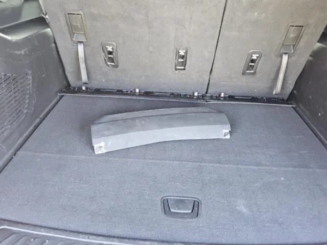 Used 2022 Gray GMC SLE image 6
