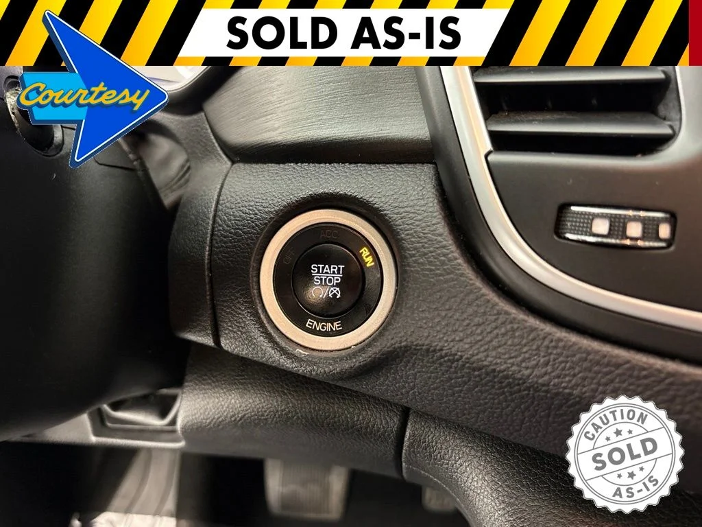 Used 2015 Black Clearcoat Chrysler Limited image 29