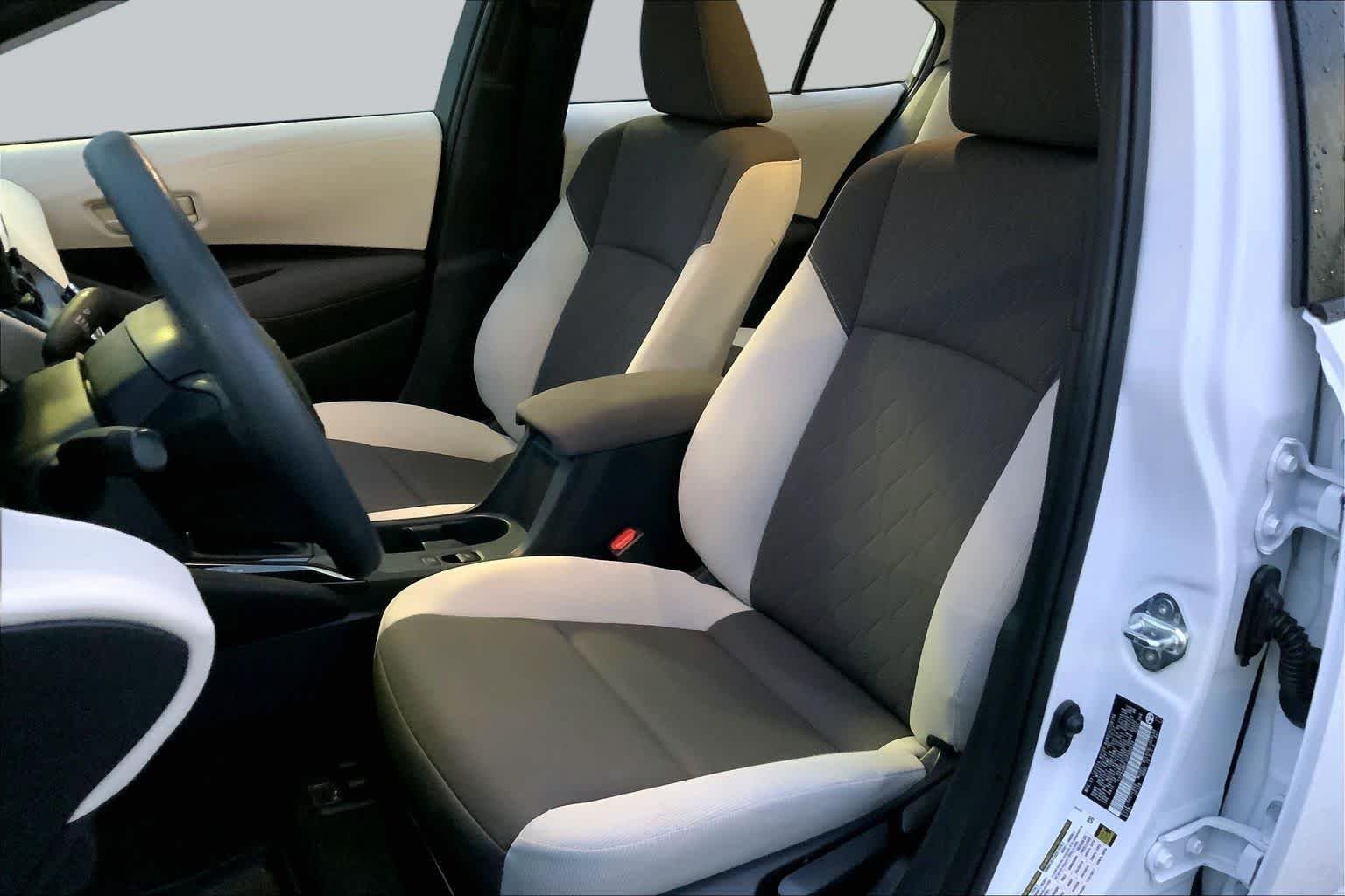 Used 2023 Ice Cap Toyota LE image 8