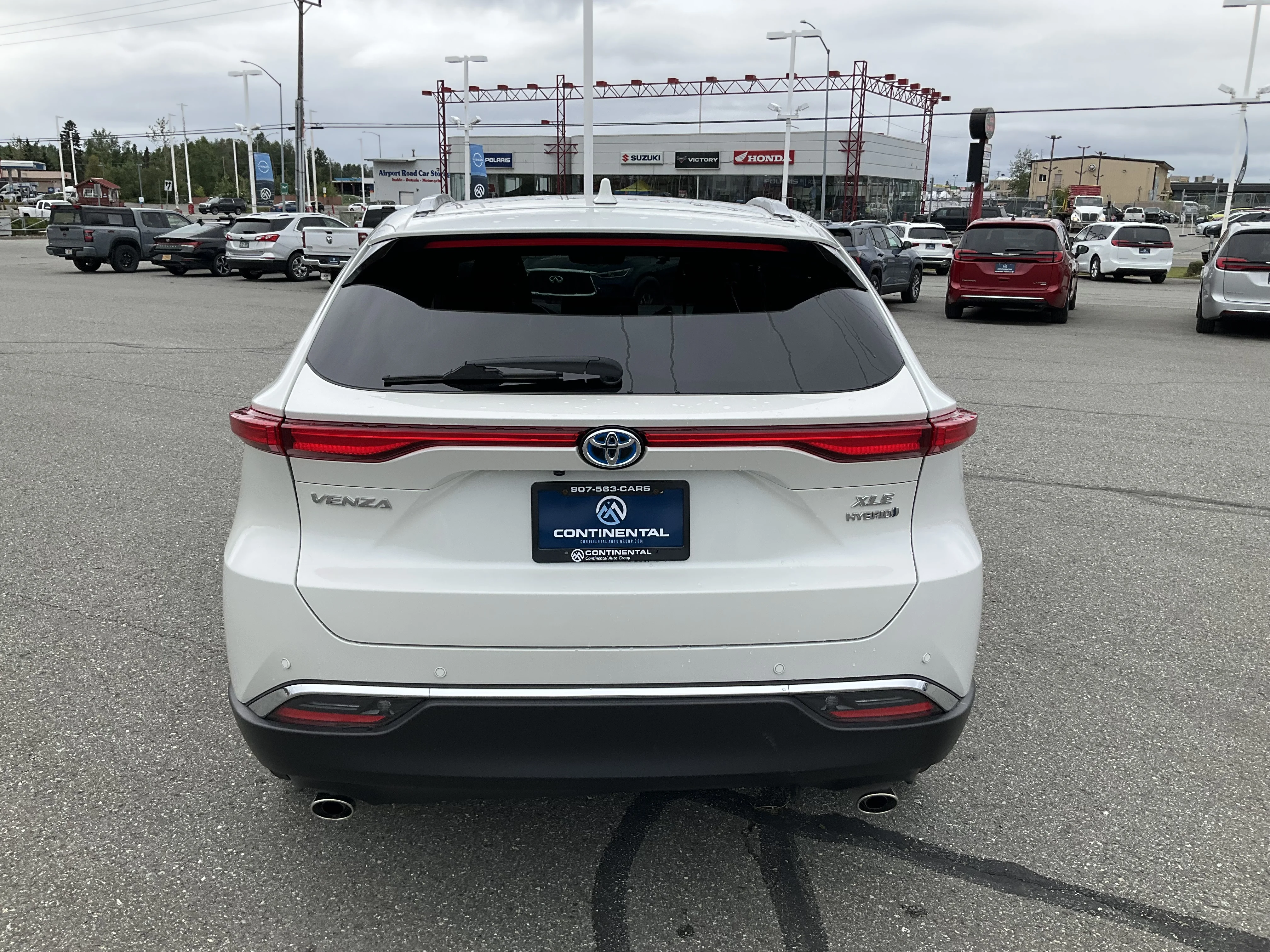 Used 2021 Blizzard Pearl Toyota LE/XLE/Limited image 4