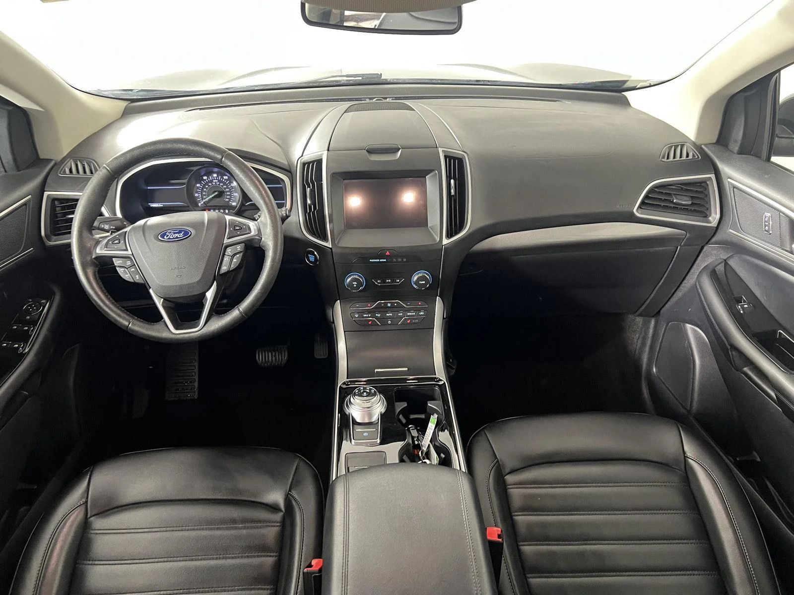 Used 2019 Magnetic Ford SEL image 2