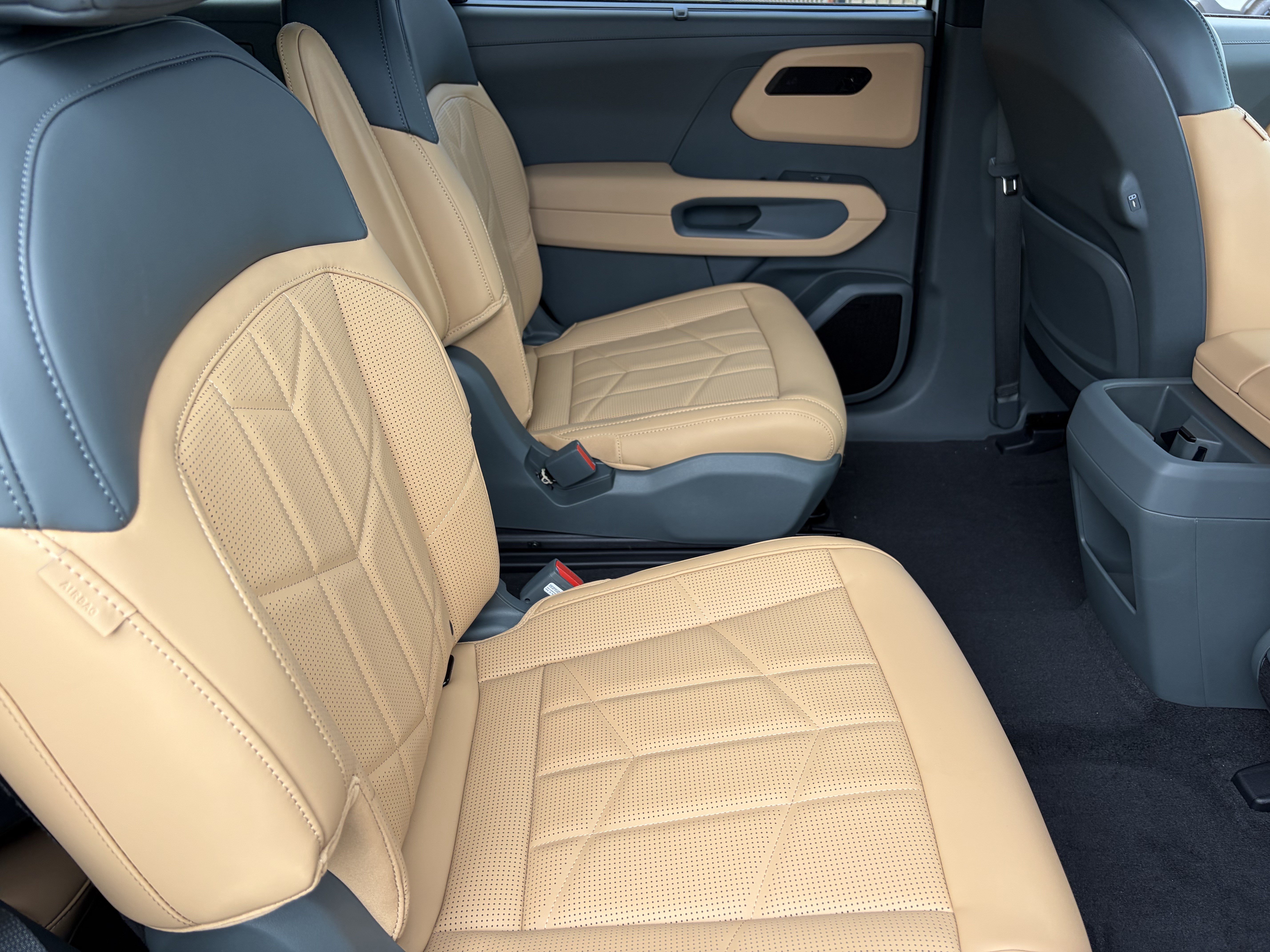 New 2027 Glacial White Pearl Kia X-LINE SX image 11