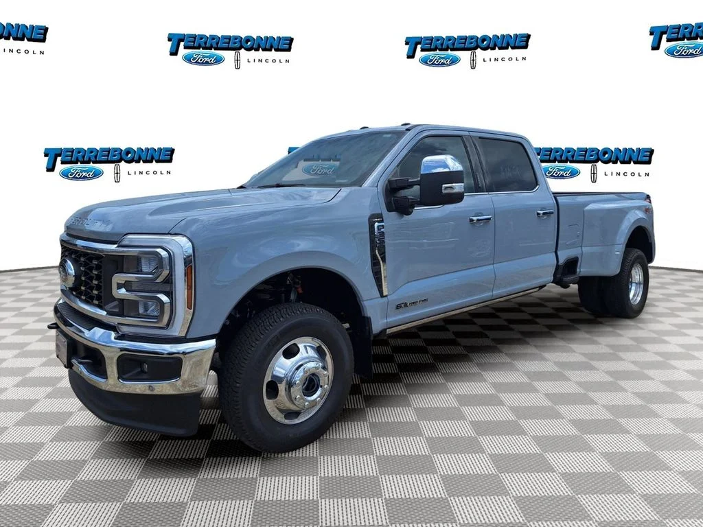 2026 Ford Super Duty F-350® Lariat®