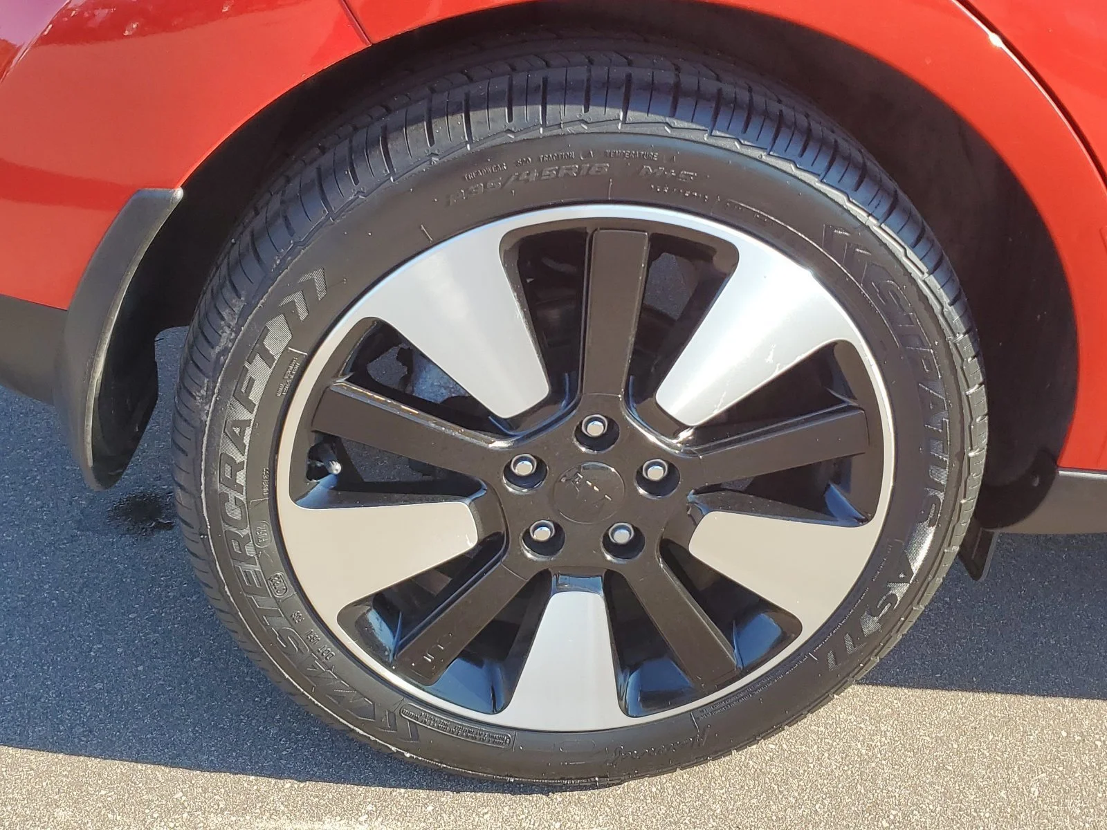 Used 2018 Red Kia Plus image 5