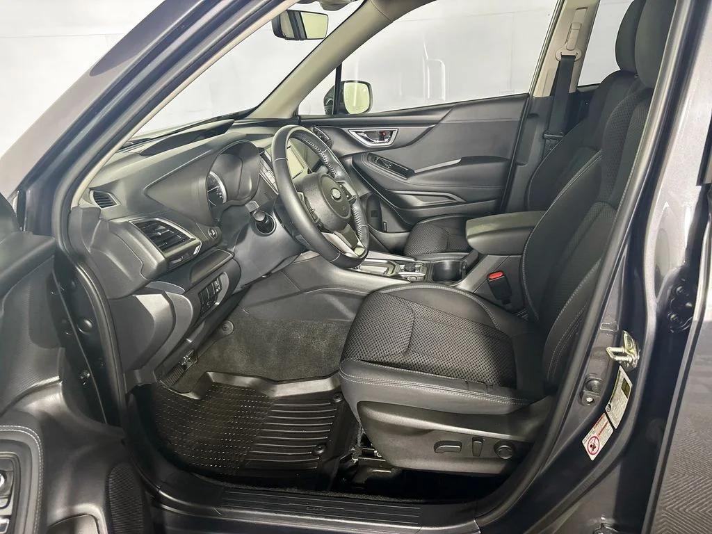 Used 2020 Gray Subaru Premium image 11