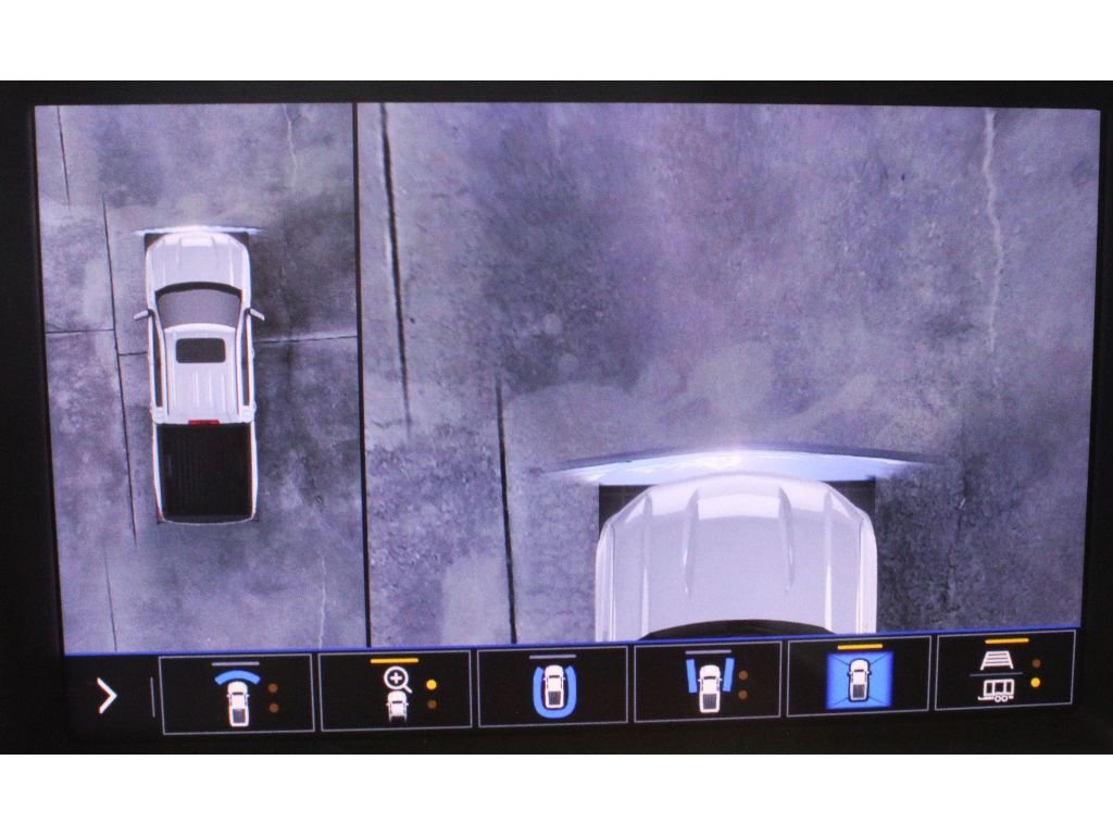 Used 2020 Iridescent Pearl Tricoat Chevrolet LTZ image 14
