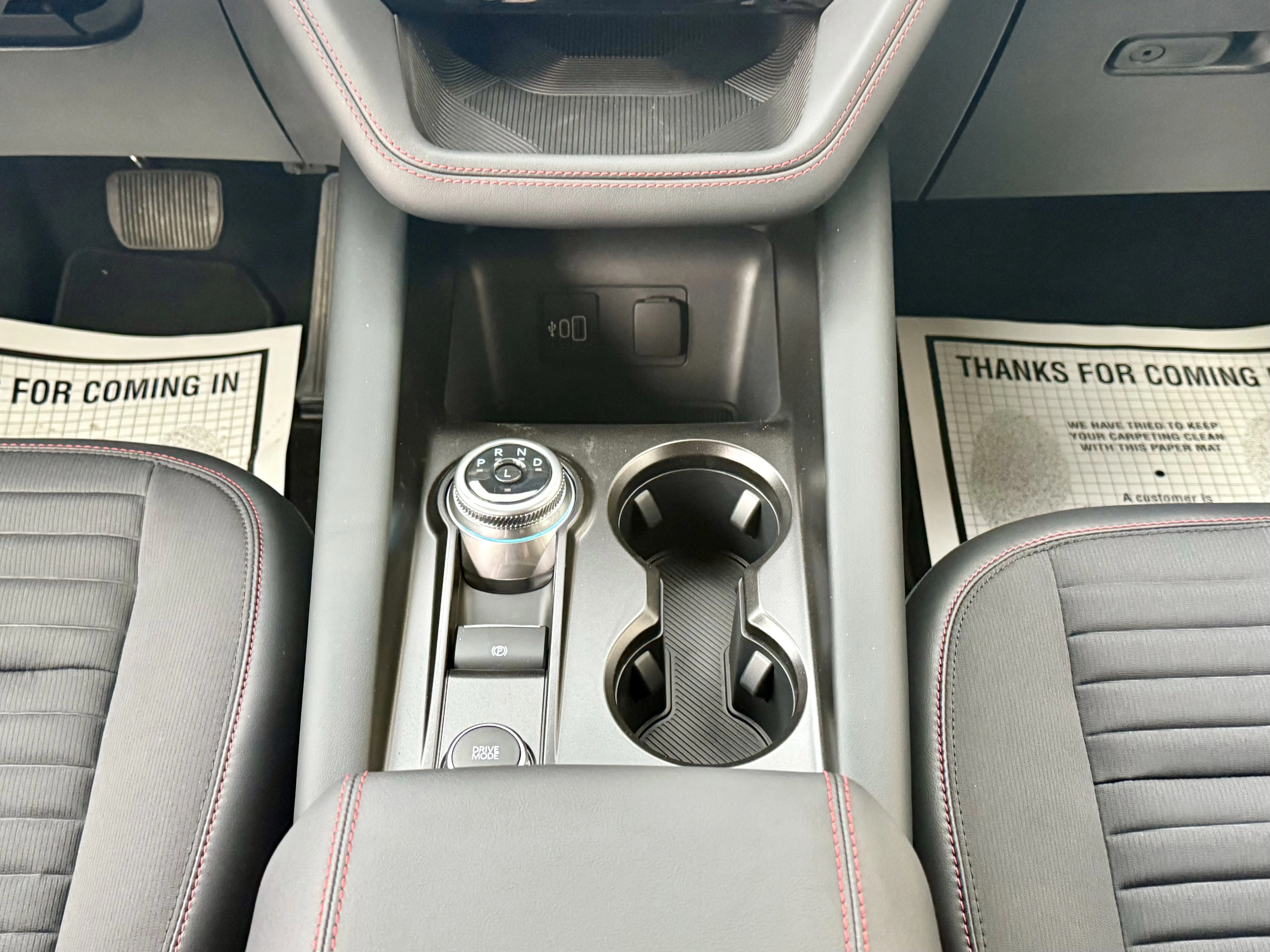 2026 Ford Explorer ST-Line - Photo 18