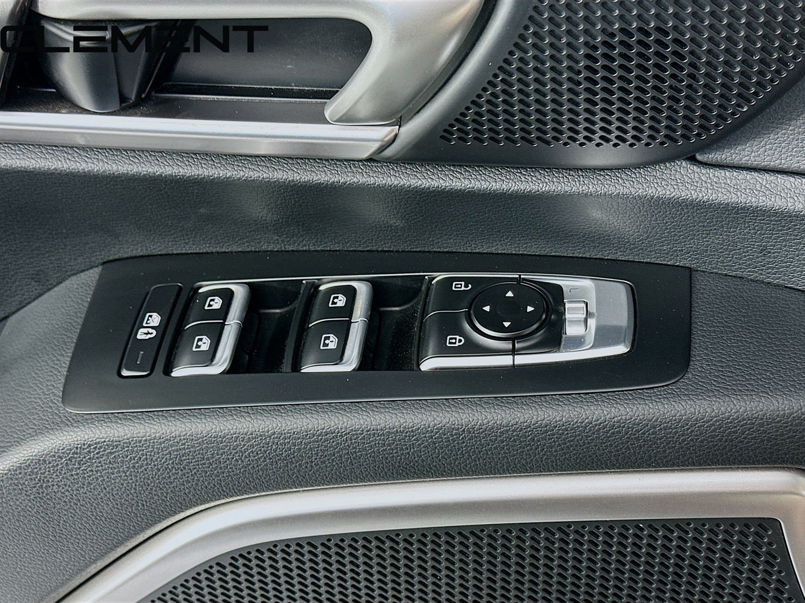2025 Kia Telluride LX - Photo 24