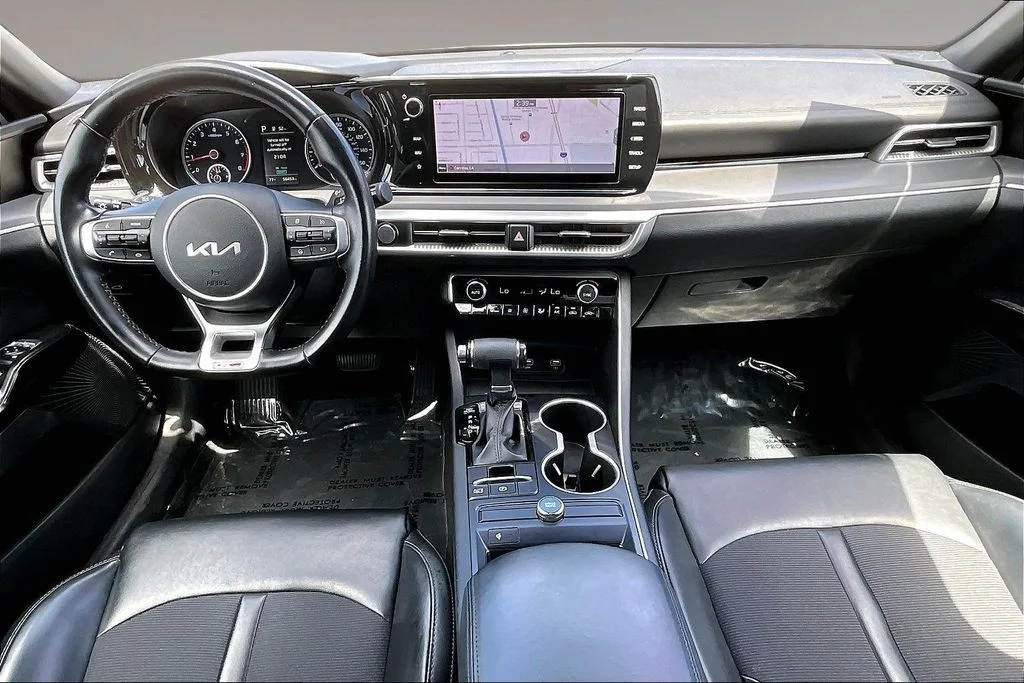 Used 2022 White Kia GT-Line image 7