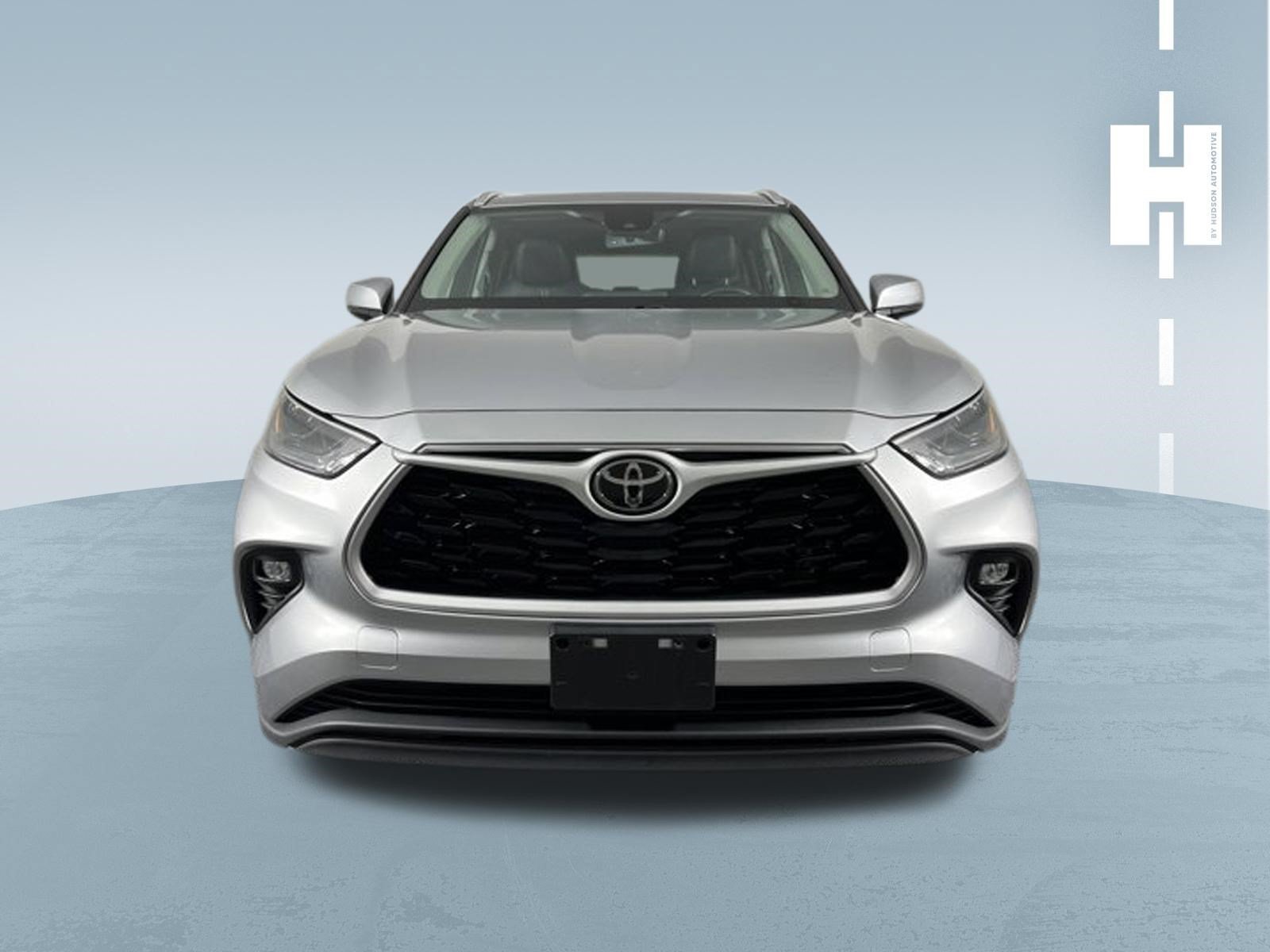 Certified Used 2022 Celestial Silver Metallic Toyota XLE image 2