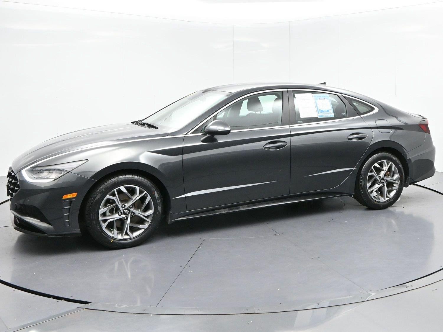 Used 2022 Portofino Gray Hyundai SEL image 4