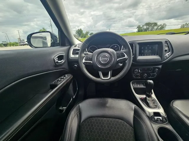 Used 2021 Blue Jeep Latitude image 13