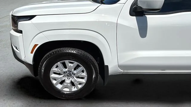 Used 2024 White Nissan SV image 33