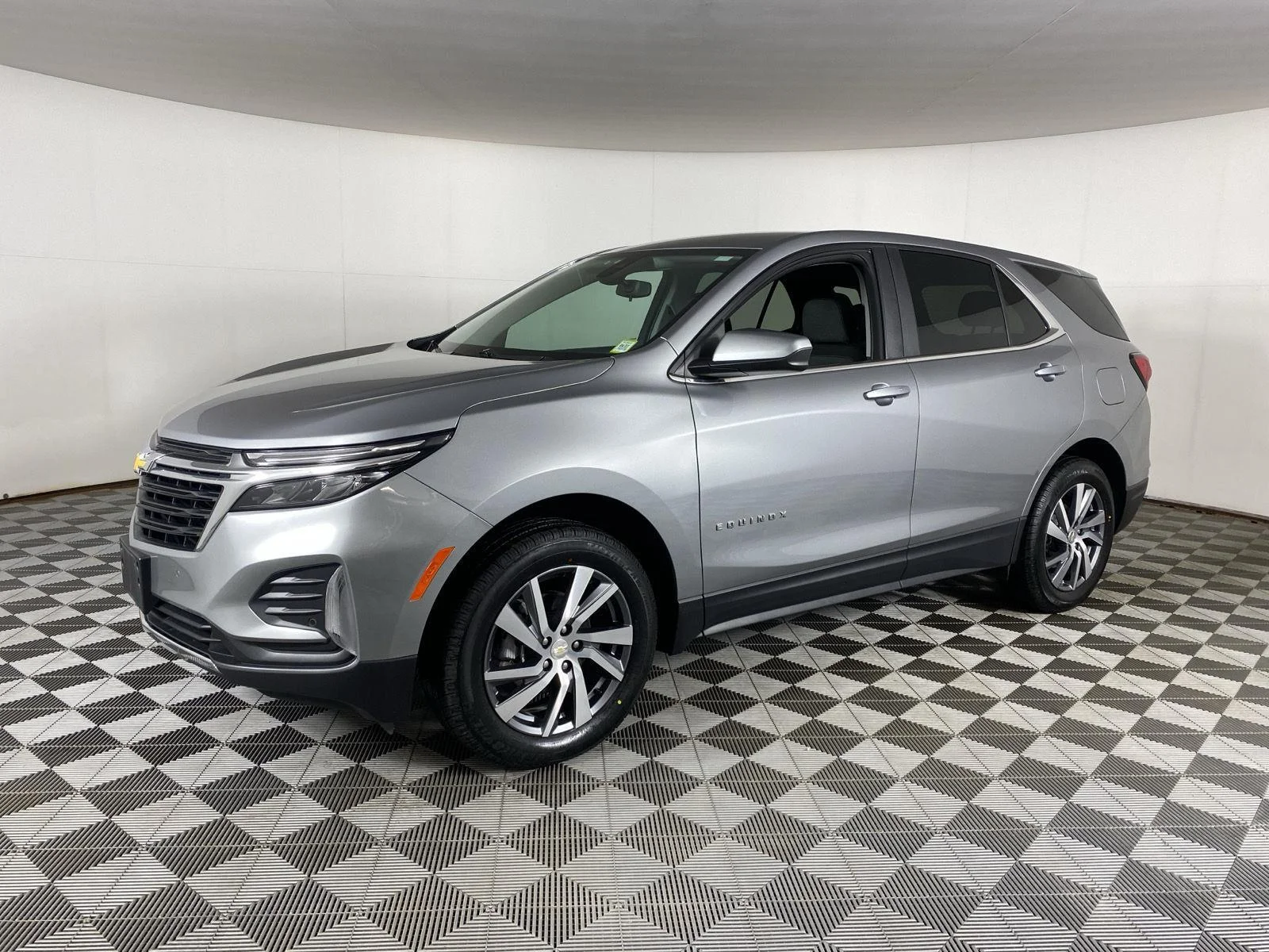 Used 2024 Sterling Gray Metallic Chevrolet LT image 4