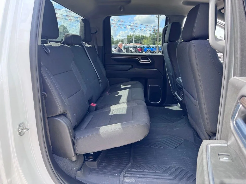 Used 2024 White Chevrolet LT image 22