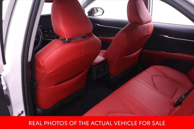 Certified Used 2024 MID BLK/WIND CHILL Toyota  image 11