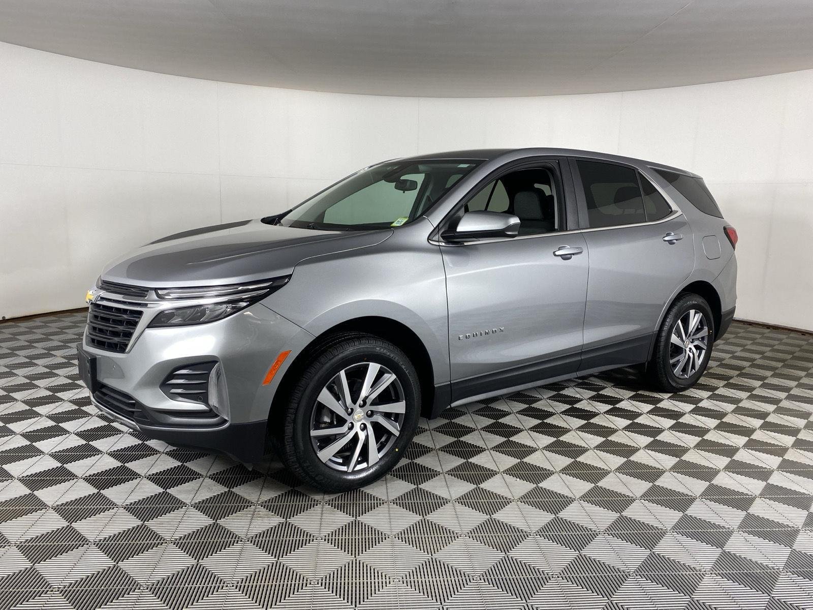Used 2024 Sterling Gray Metallic Chevrolet LT image 4