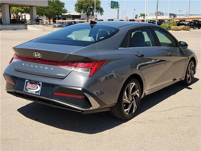 Used 2024 Gray Hyundai Limited (IVT) image 4