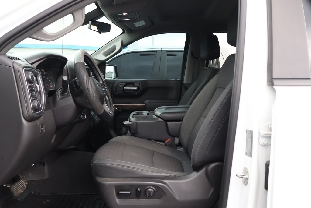 Used 2019 SUMMIT WHITE Chevrolet RST image 12