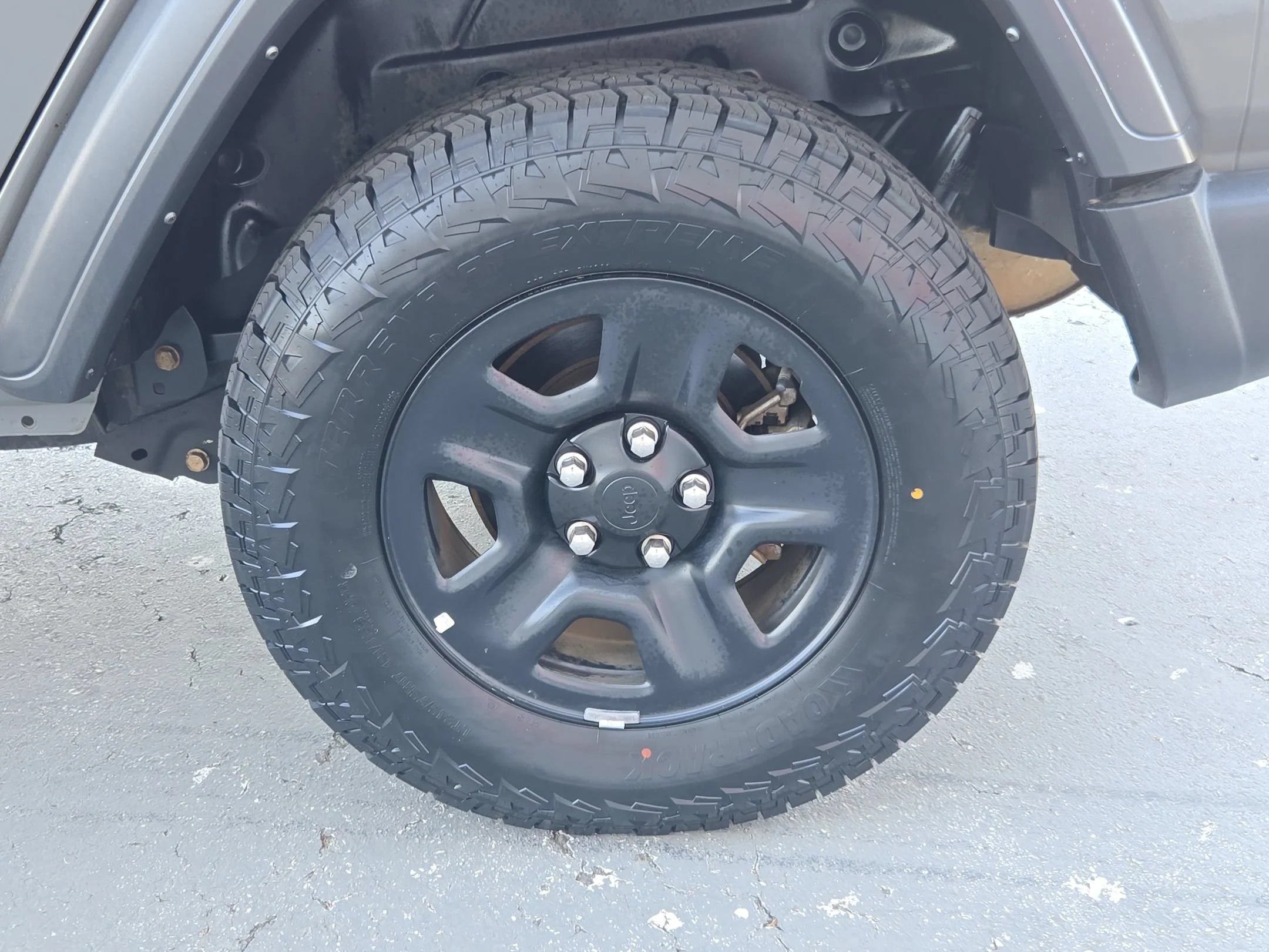 Used 2023 Sting-Gray Clearcoat Jeep Sport image 17