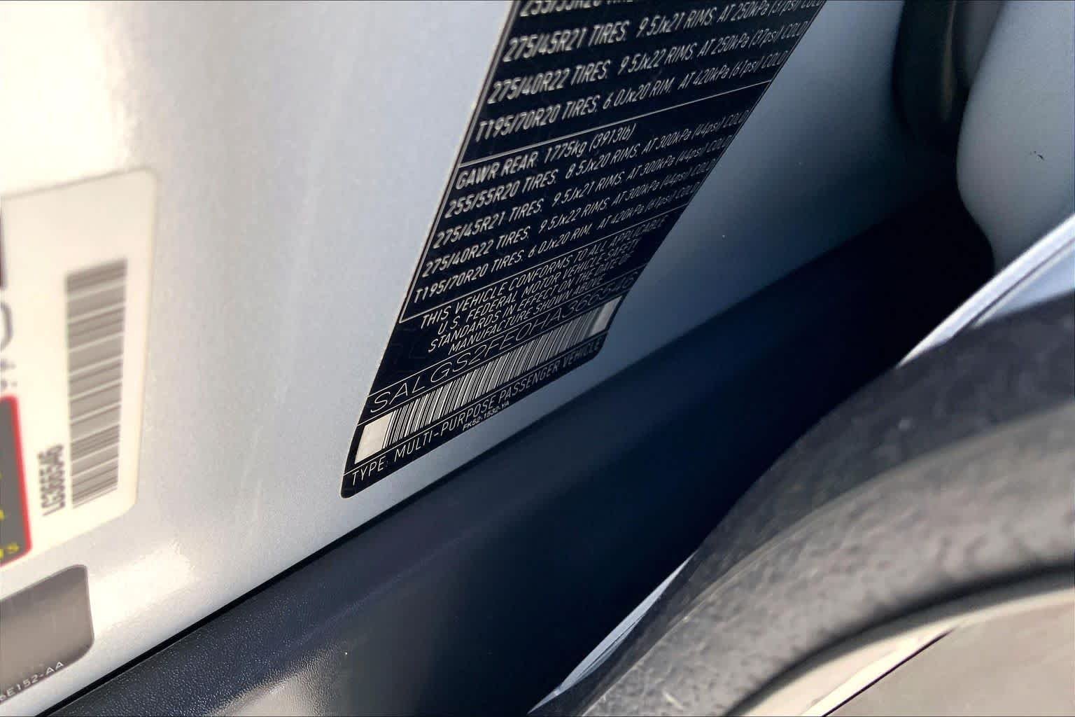 Used 2017 Silicon Silver Metallic Land Rover  image 34