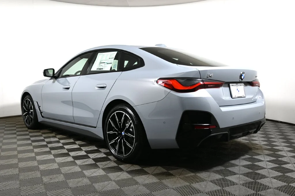 Used 2026 Gray BMW xDrive40 image 5