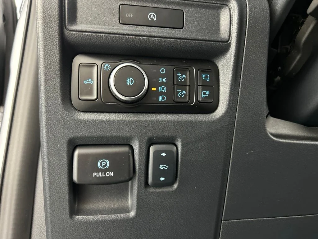 Used 2025 Silver Ford Lariat image 14