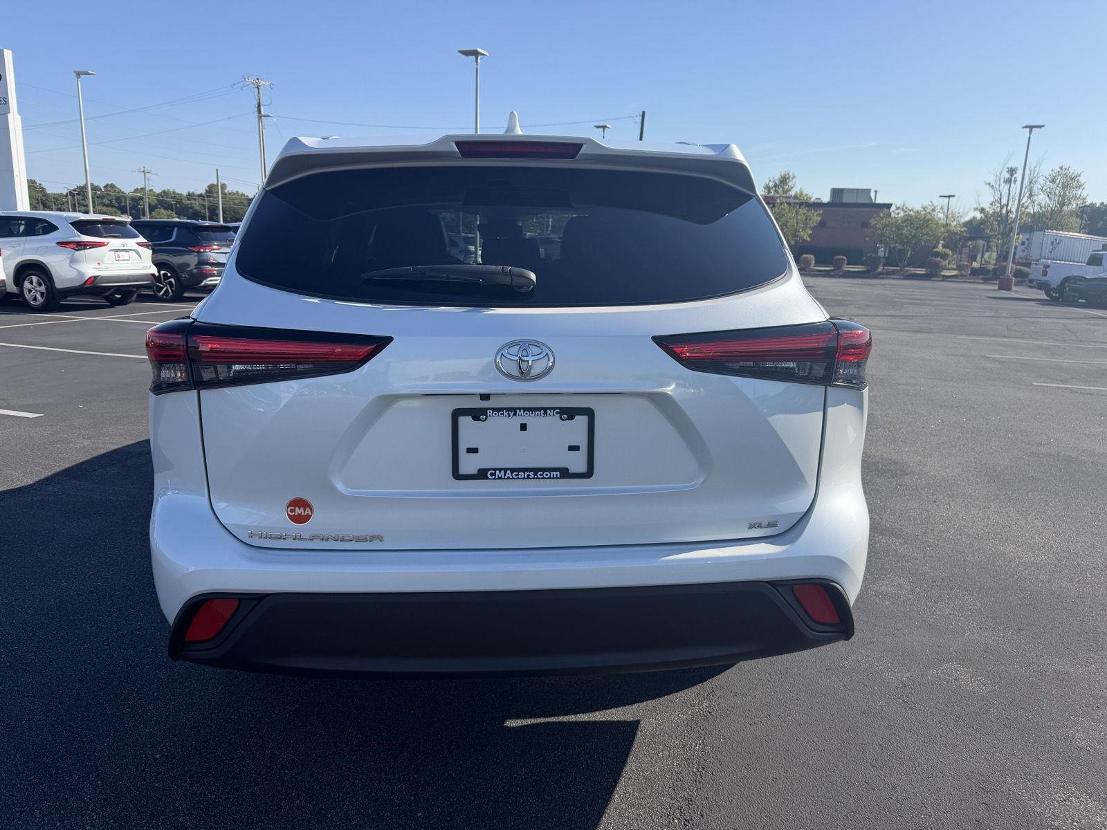 Used 2023 Wind Chill Pearl Toyota XLE image 6