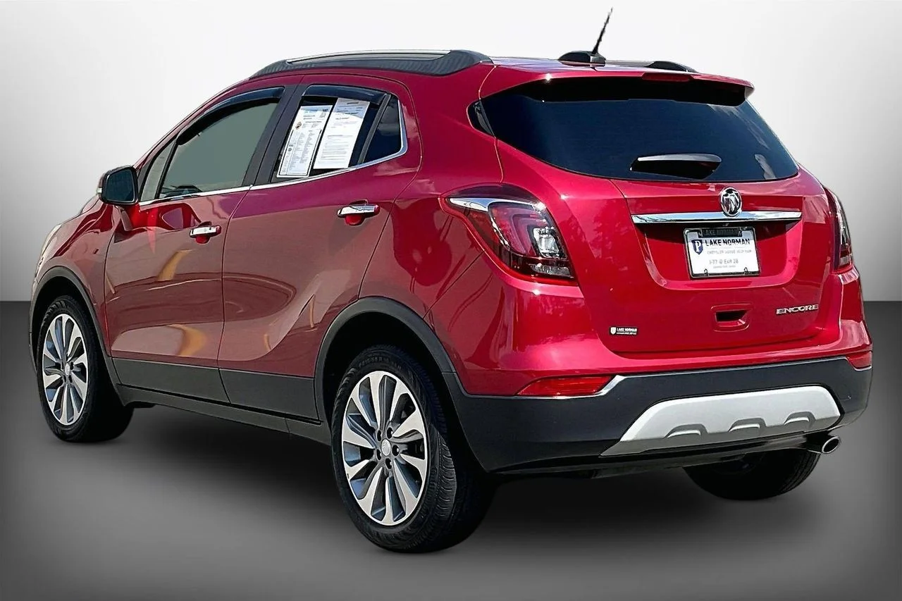 Used 2019 Red Buick Preferred image 6