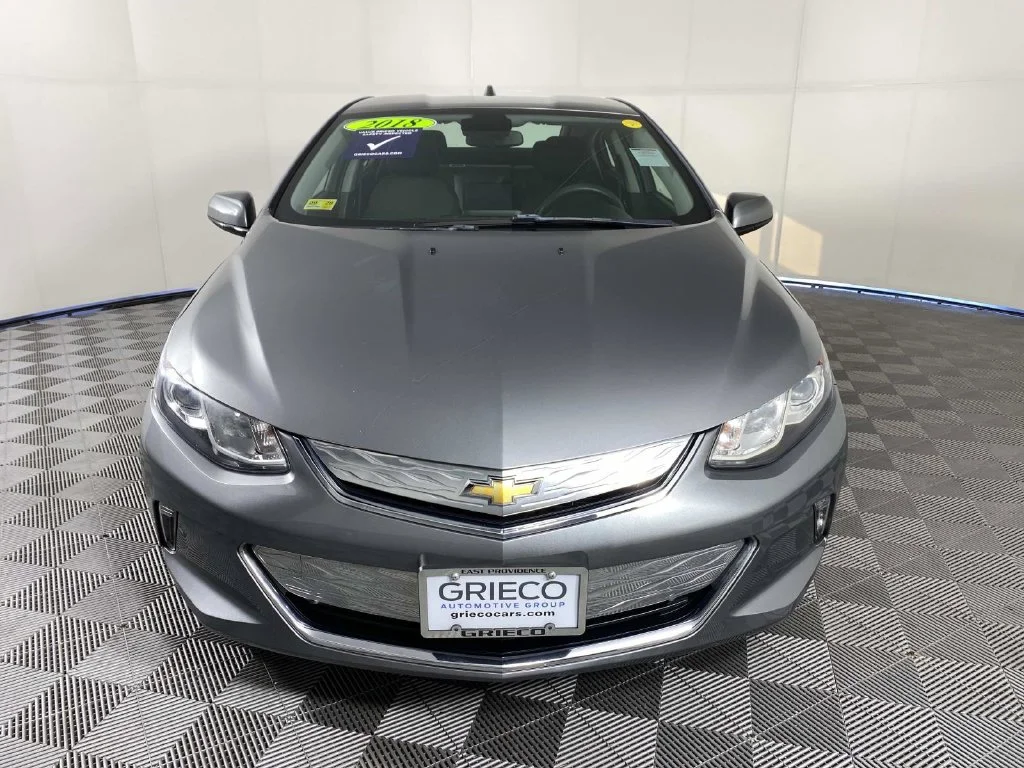 Used 2018 Steel Metallic Chevrolet LT image 3