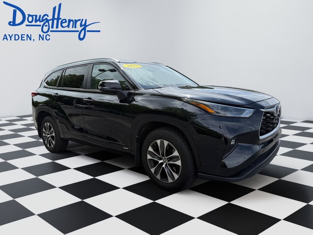 Used 2023 Black Toyota XLE image 7