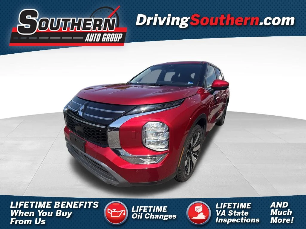 Used 2025 Red Mitsubishi SE image 1