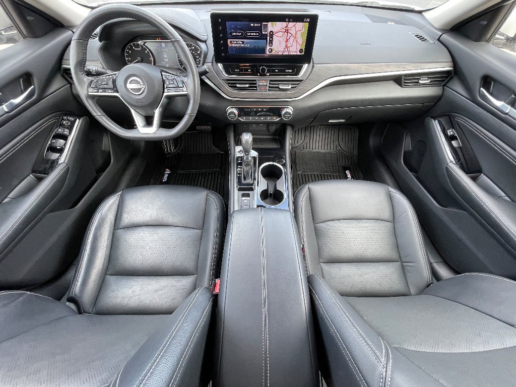 Used 2023 Pearl White Tricoat Nissan 2.5 SL image 3