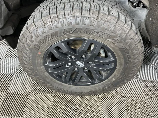 Used 2020 Silver Ford XLT image 10
