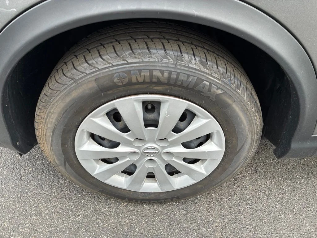 Used 2020 Gray Nissan S image 10
