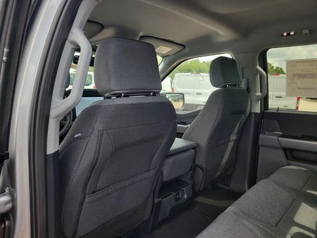 New 2026 Silver Metallic Ford XLT image 12