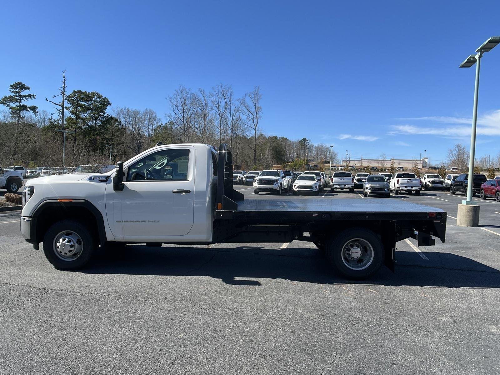 New 2025 Summit White GMC Pro image 4