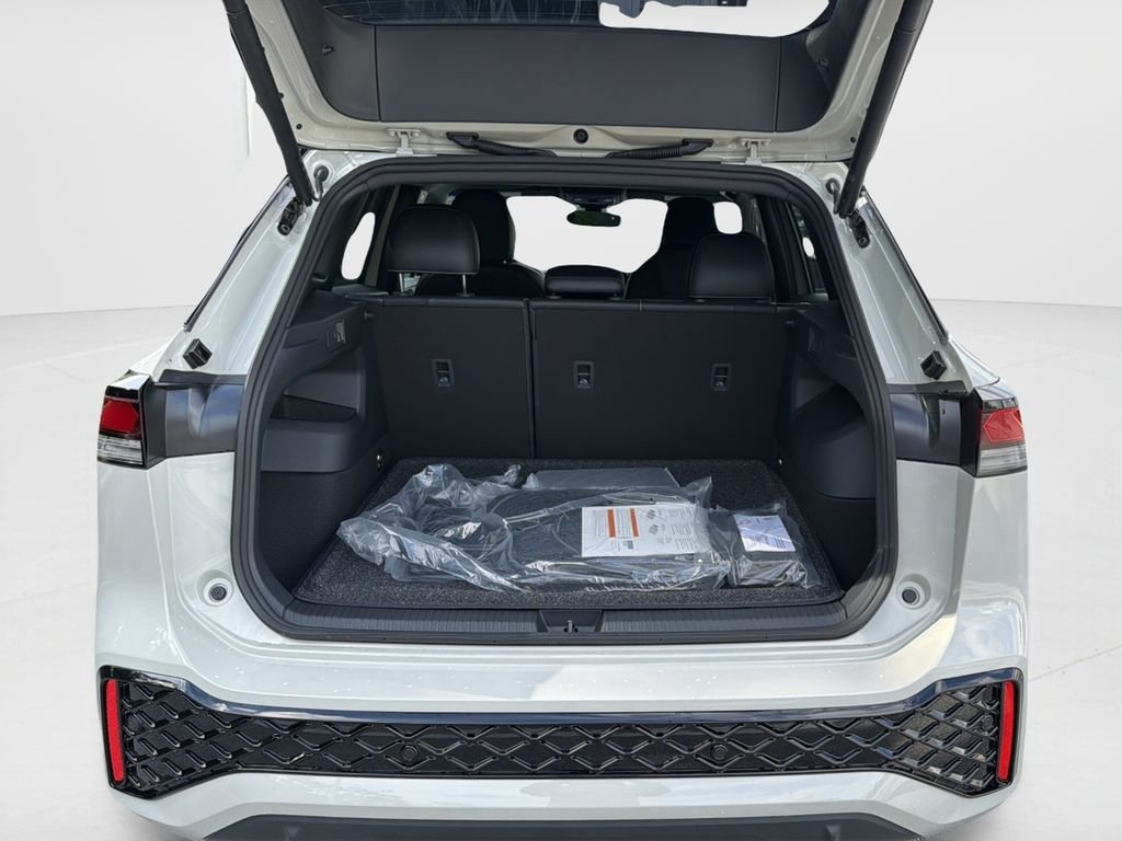 New 2026 Sandstone W/Deep Black Roof Volkswagen 2.0T SE R-Line Black image 10