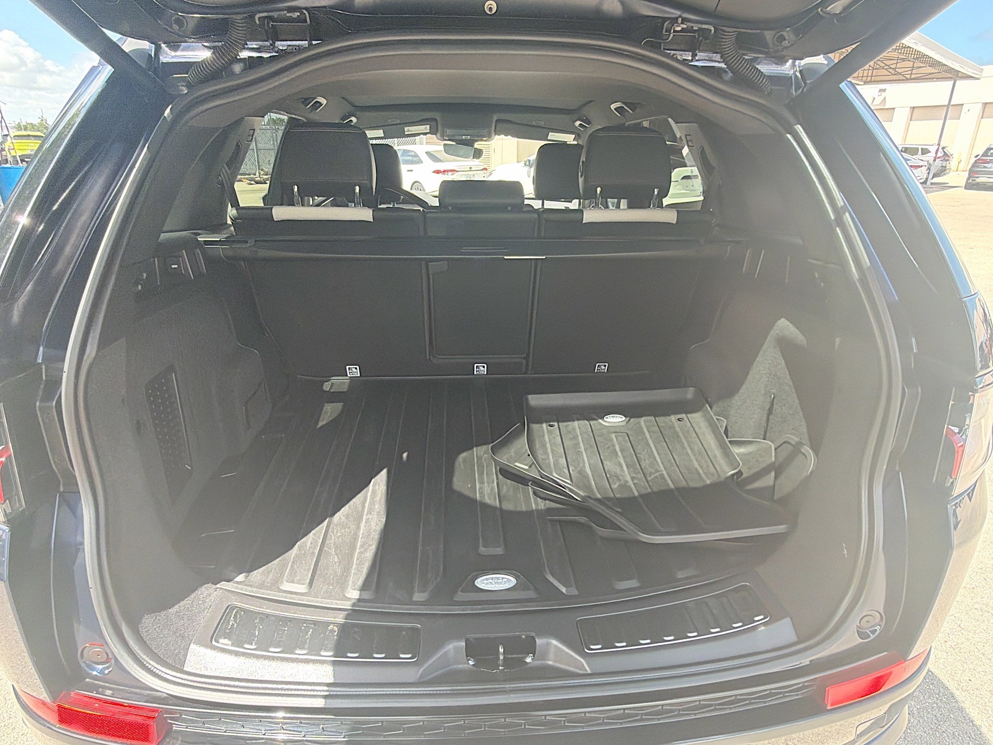 Used 2021 Blue Land Rover S R-Dynamic image 27
