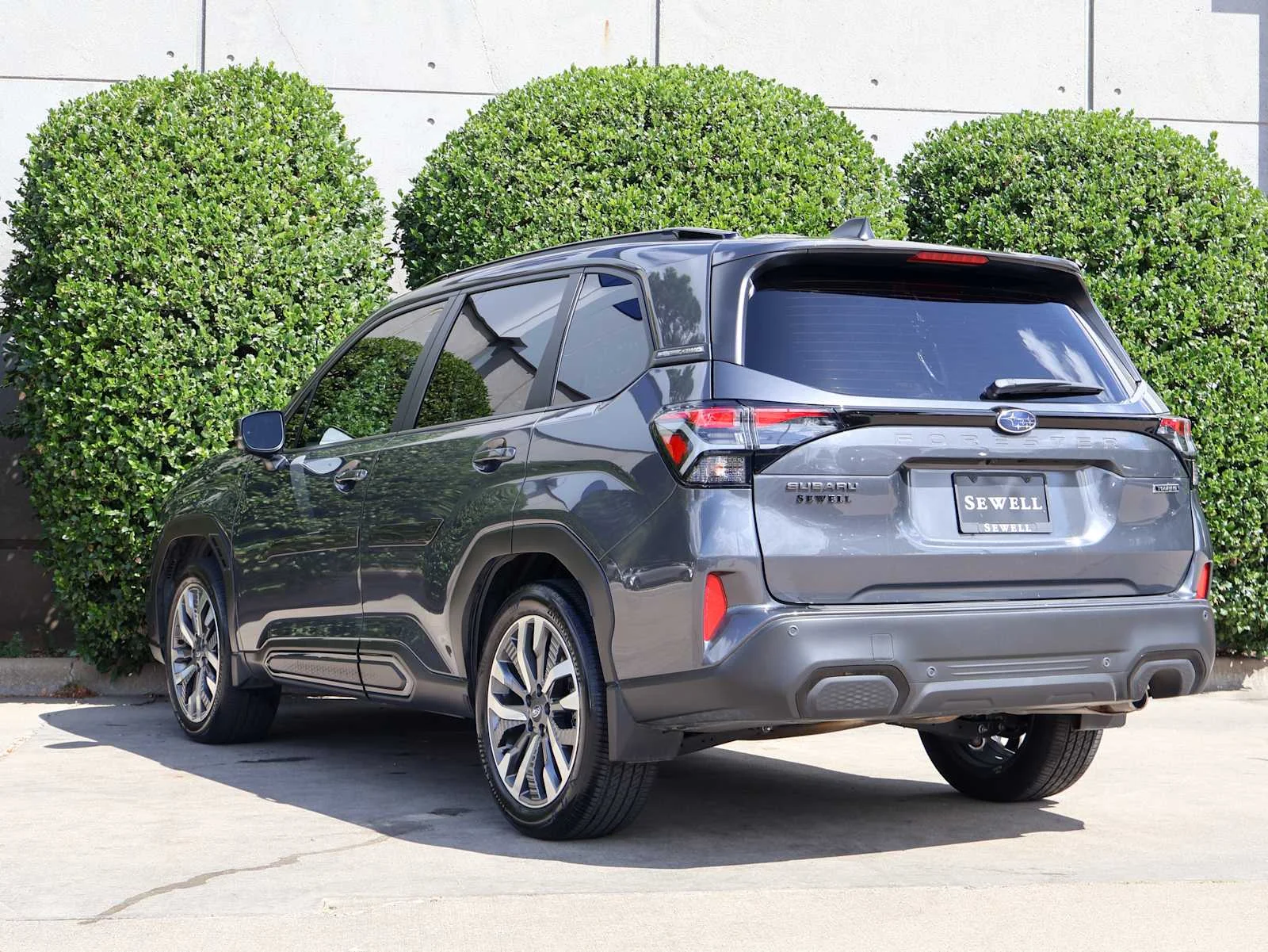 Used 2025 Magnetite Gray Metallic Subaru Touring image 10