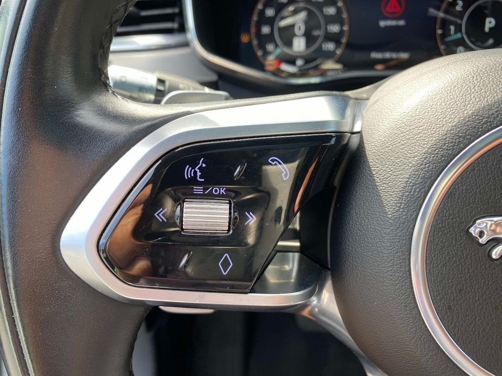 Used 2021  Jaguar P250 image 18