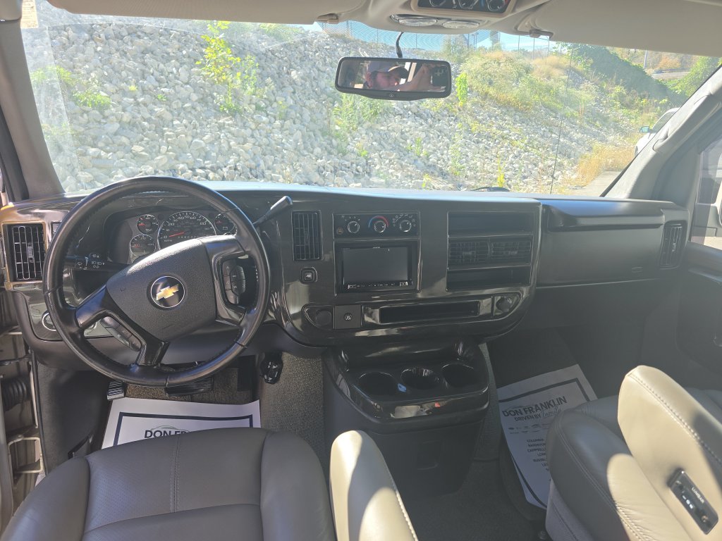 Used 2009 Silver Chevrolet Upfitter image 15