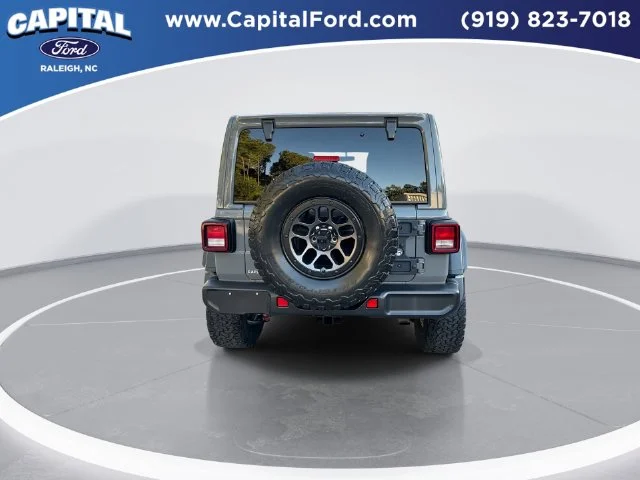 Used 2023 Gray Jeep Sport image 7