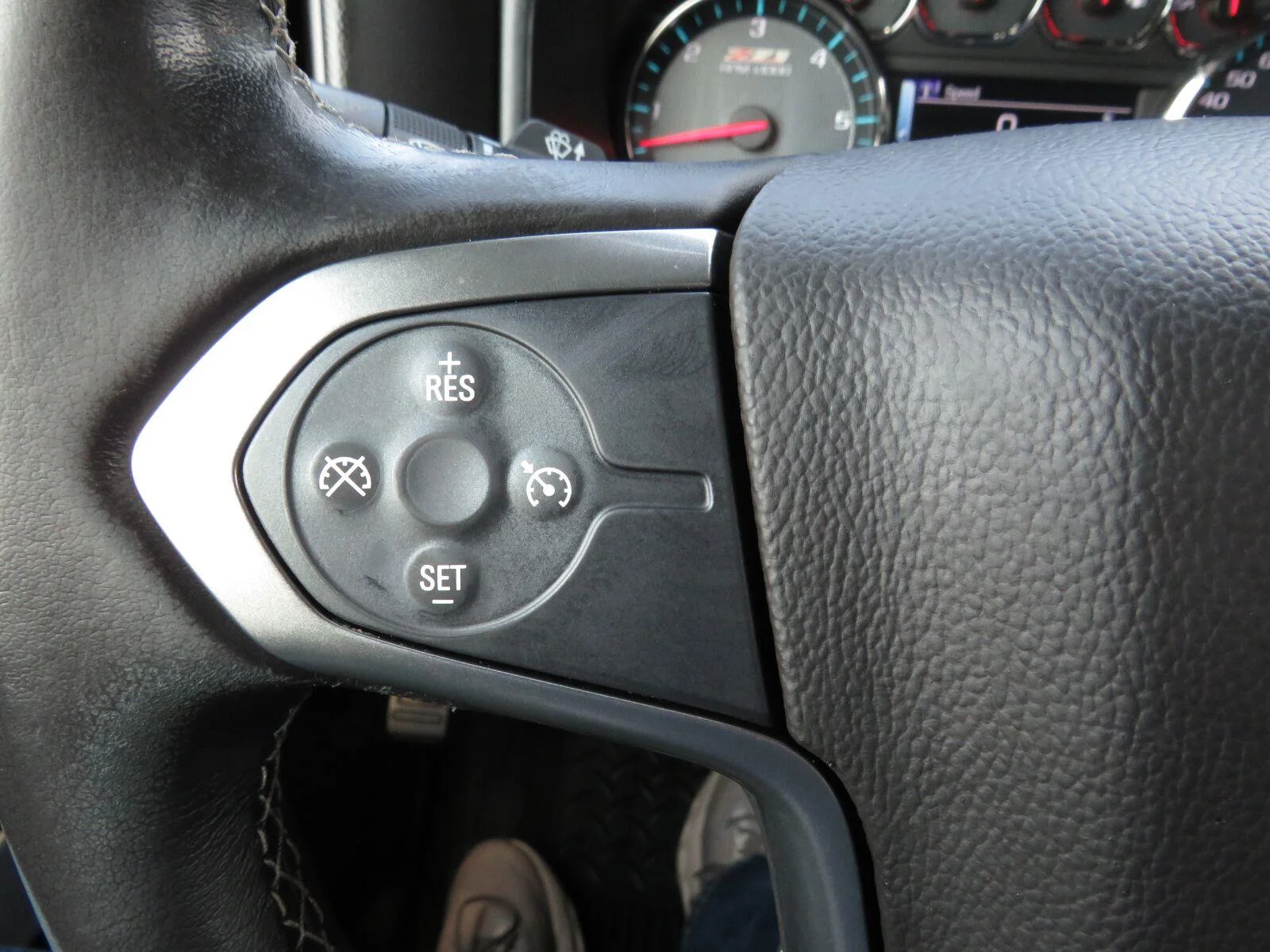 Used 2019 SILVER ICE METALLIC Chevrolet LT image 33