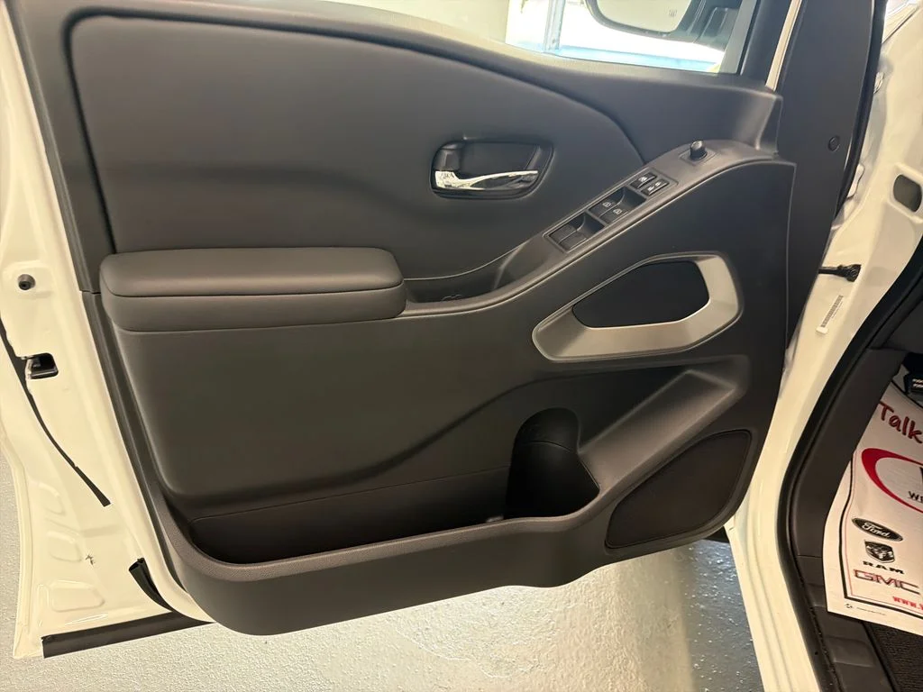 New 2027 Glacier White Nissan Crew Cab SV image 13