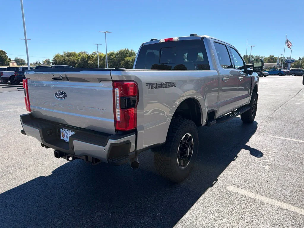 New 2027 Iconic Silver Metallic Ford F-250® XLT image 5